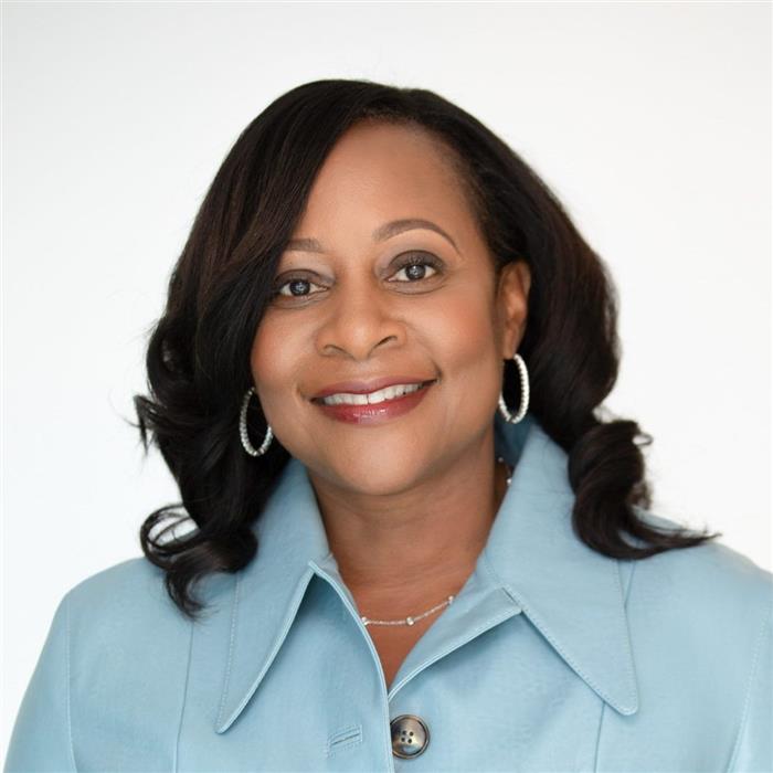 Robin L Washington