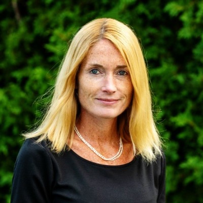 Shelley E Sayward