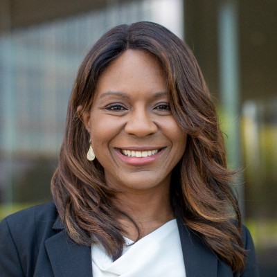 Alicia J Davis