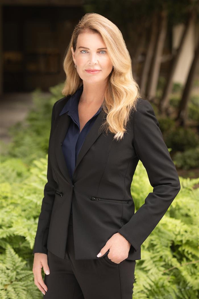 Natalie K Schilling