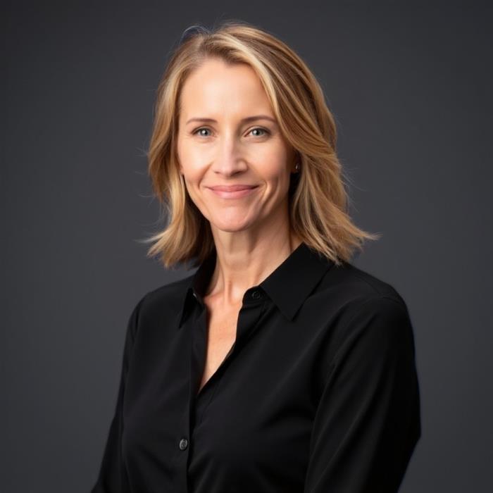 Natalie C Holles