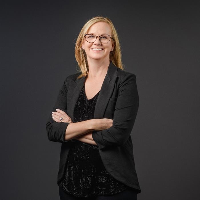 Barbara J Runyon