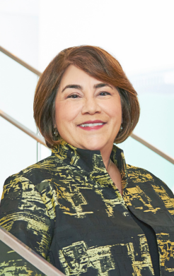 Lizanne M Bruce