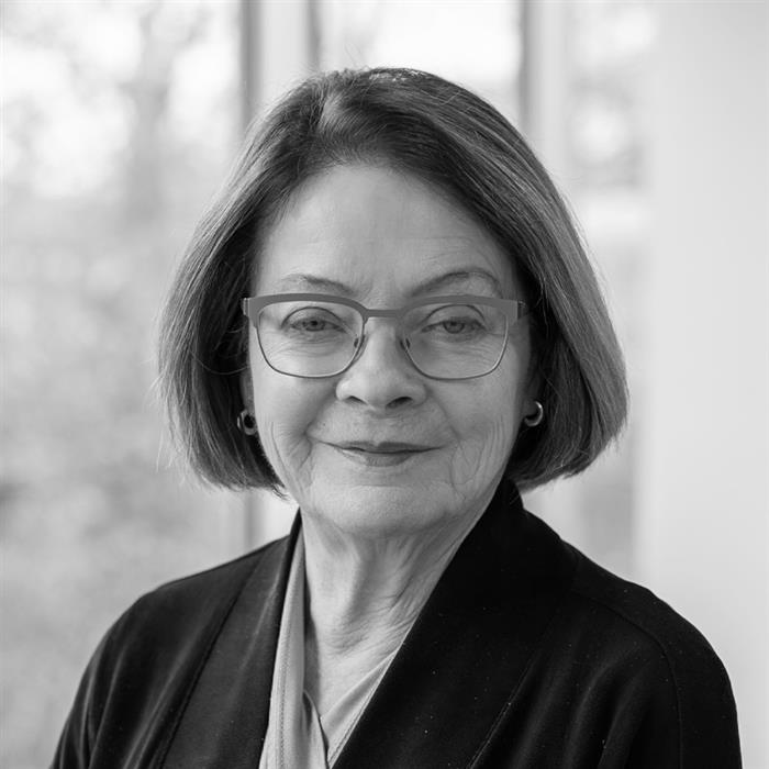 Elaine J Heron