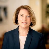 Elizabeth L Hougen