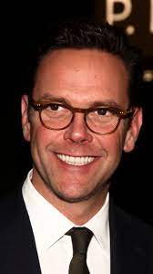 James R Murdoch