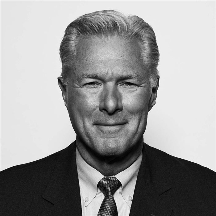 Timothy J Leach
