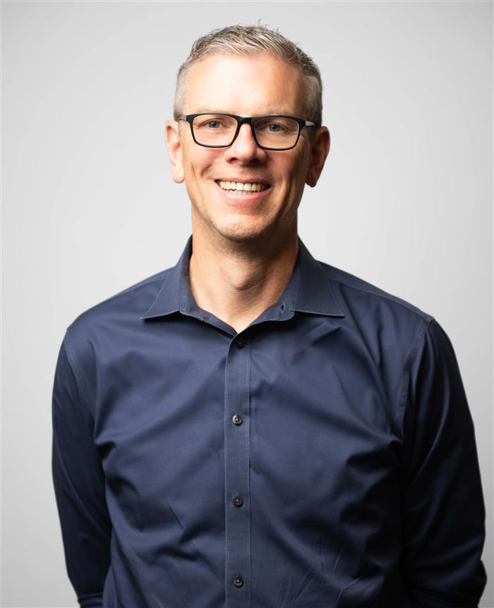 Daniel D Long