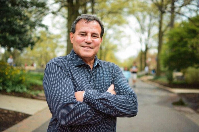 Howard Dvorkin