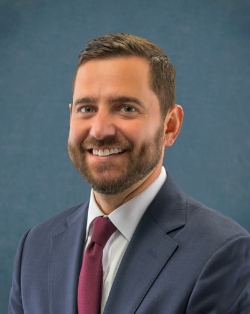 Zachary D Kravitz