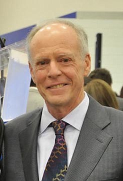 Robert E Price