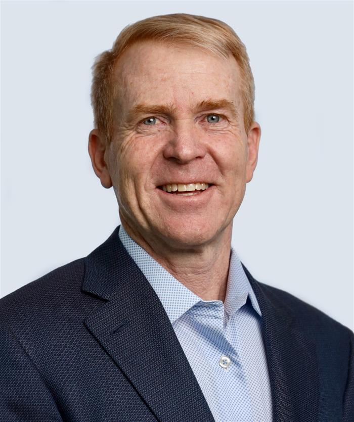 Christopher J Noyes