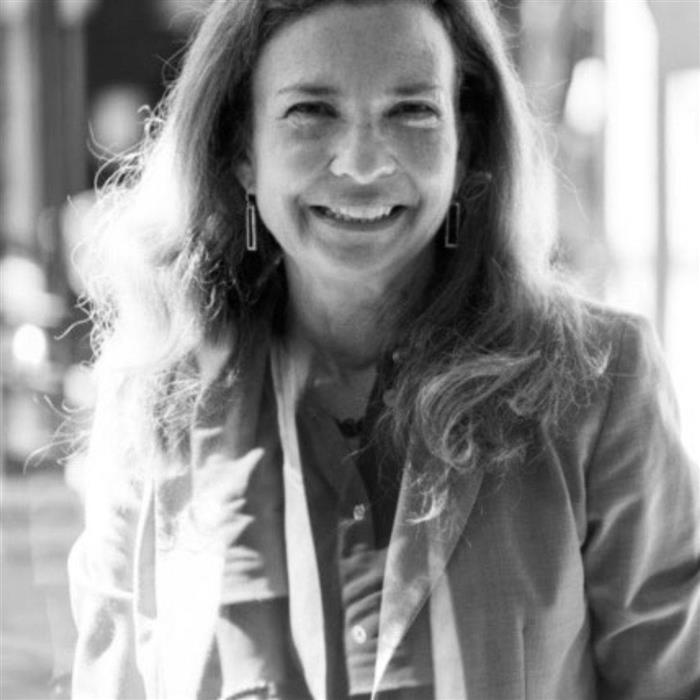 Lise J Buyer