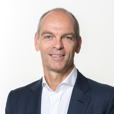 Roland D Diggelmann