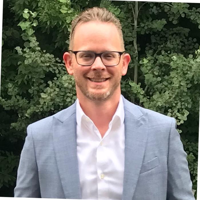 Nicholas J Elliott
