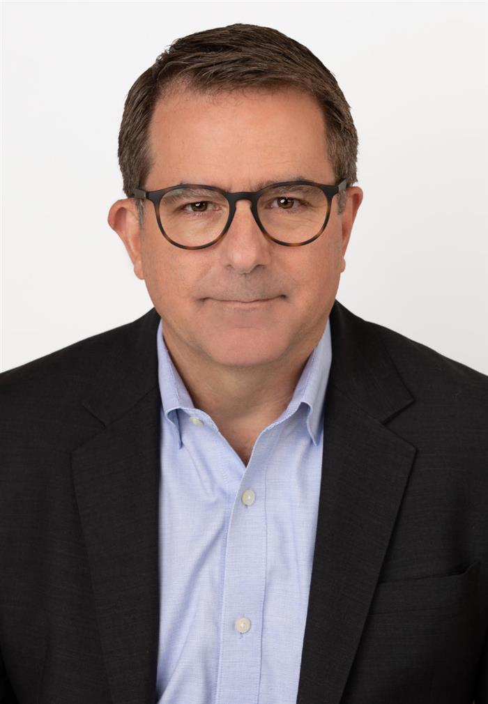 Michael D Hutchinson