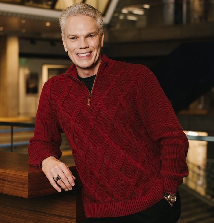 Brad D Smith