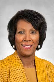 Leslie M Turner