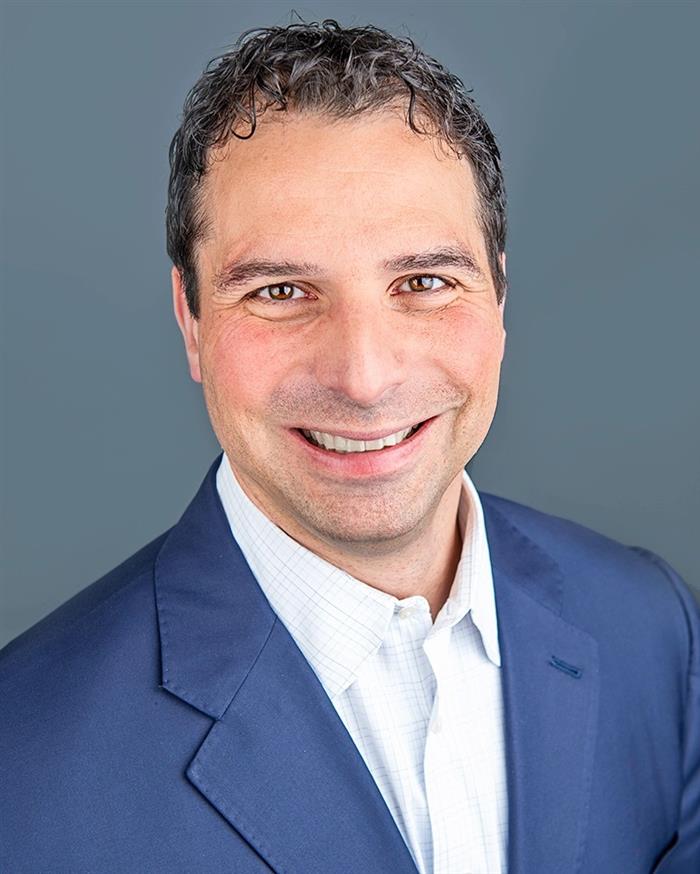 Andrew R Schiesl