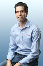 Daniel S Schwartz