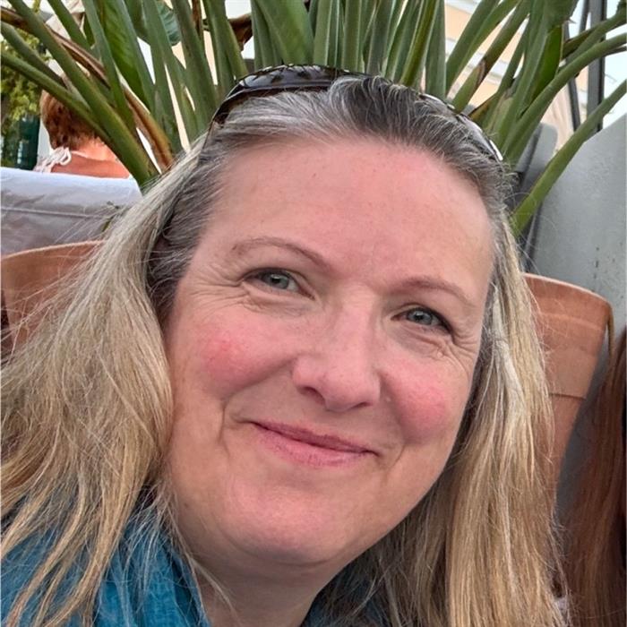 Kelly J Kennedy