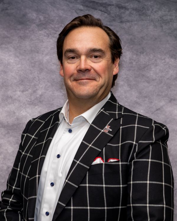 Michael A Hedlund