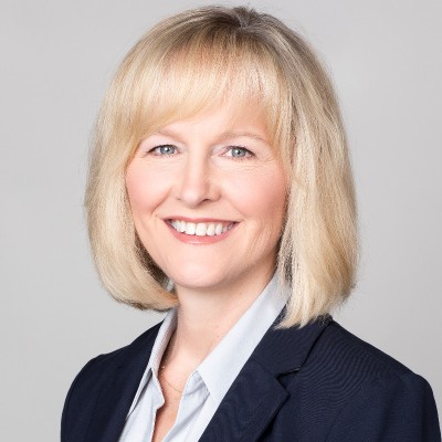 Lisa M Poole