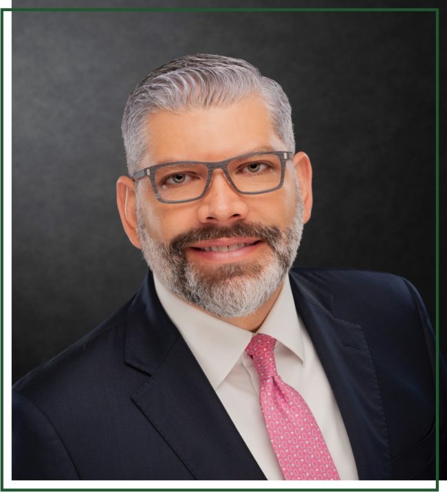 Carlos R Quezada