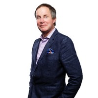Iain D Dukes